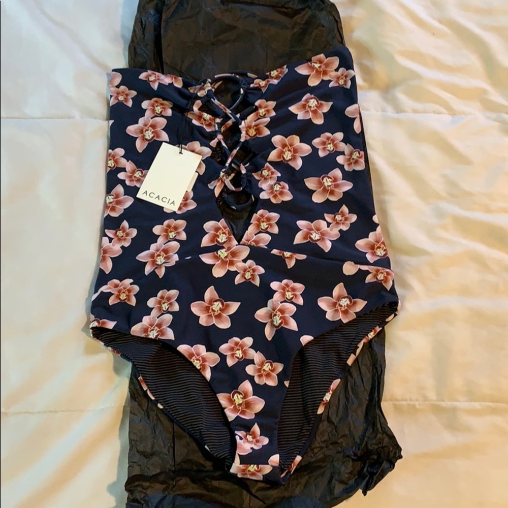 ACACIA Bronx full piece in Isle, size M